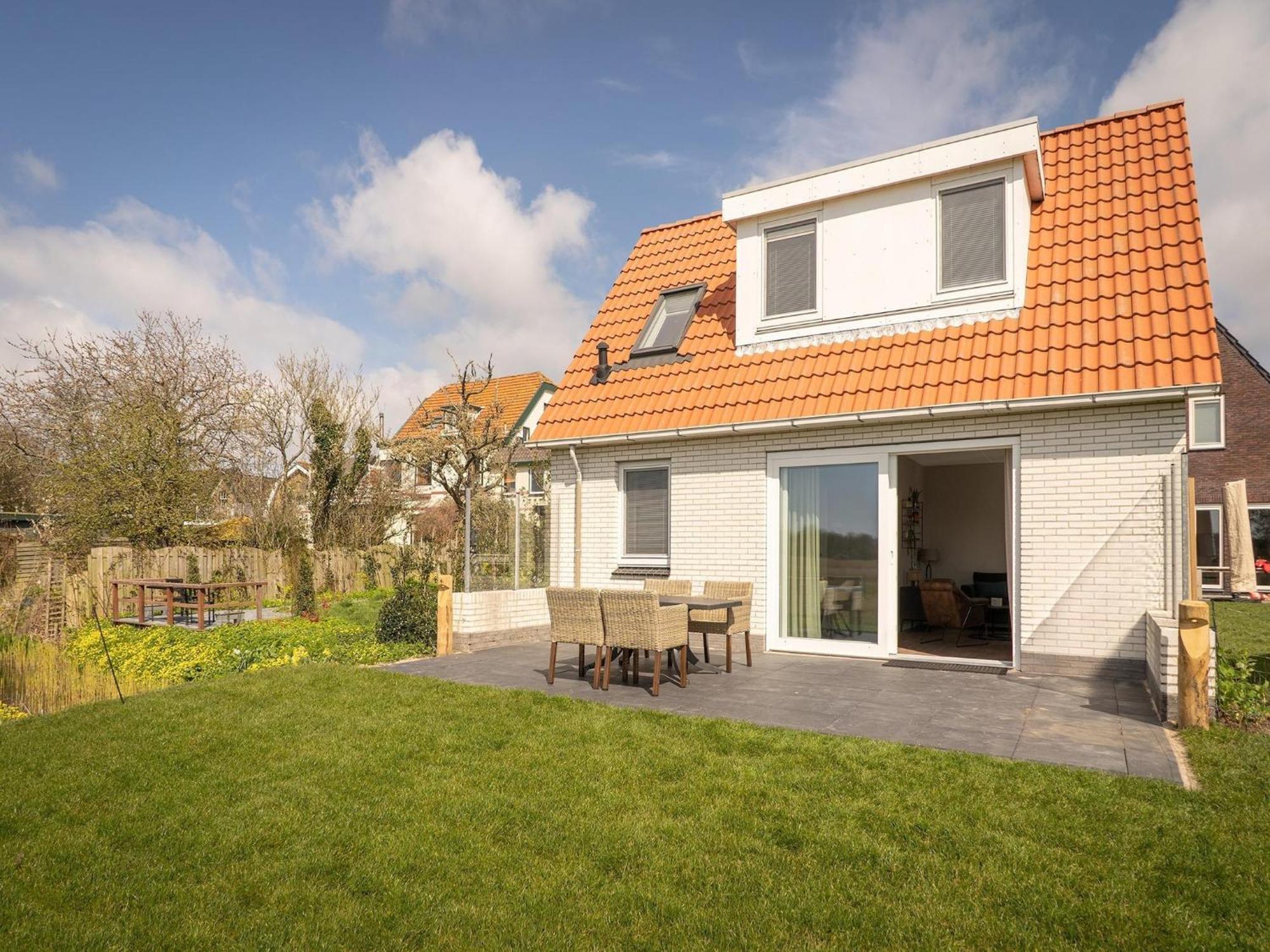 Great Farmhouse In De Cocksdorp With Garden Exterior foto