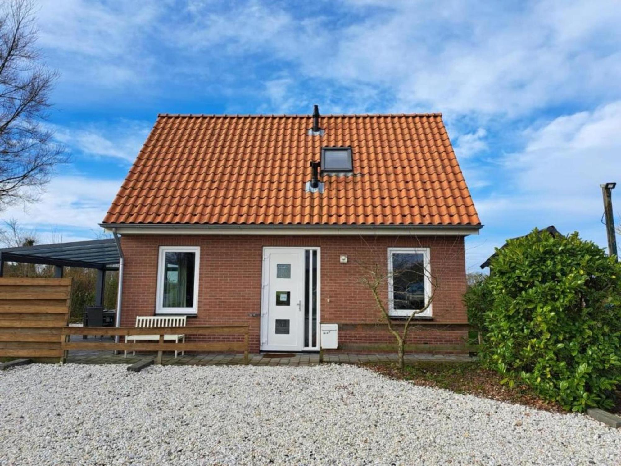 Great Farmhouse In De Cocksdorp With Garden Exterior foto
